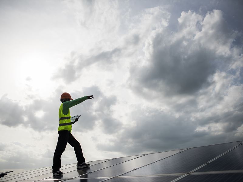 Impianti fotovoltaici, come proteggerli dalla grandine: consigli e soluzioni efficaci