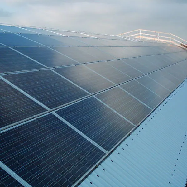 Sostituire il tetto in amianto con i pannelli fotovoltaici
