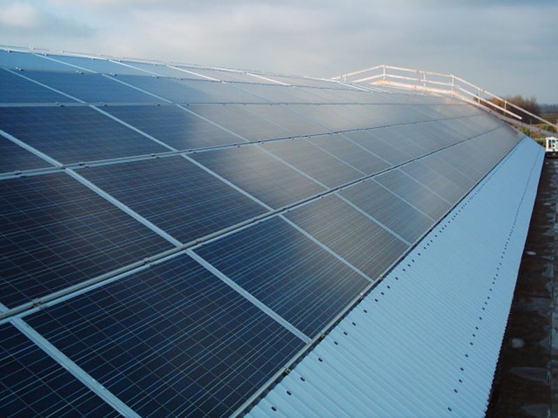 Sostituire il tetto in amianto con i pannelli fotovoltaici